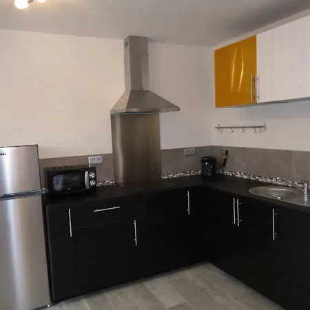 72 Ter Rue Jules Ferry *